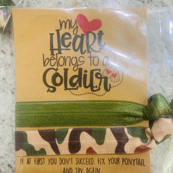 My Heart ❤️ Belongs To A Soldier Hair Ties - Picture 2 of 2